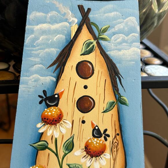 Hand painted birdhouse with a thatched roof on wood folk art - Picture 2 of 6